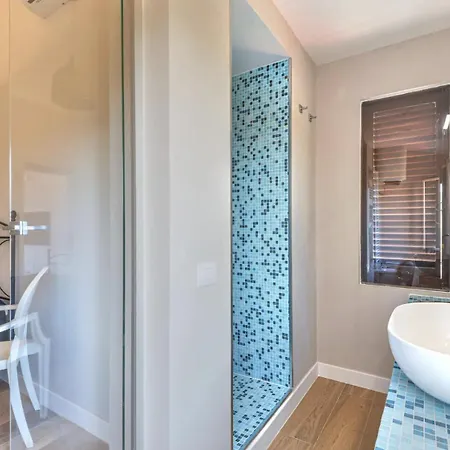 Maison Carol, Moderna E Luminosa In Centro E Vicino Al Mare Apartman *